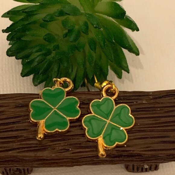 Shamrock Earring, St. Patrick's Day Earring, Clover Earring, Lucky Earring, Gift - Picture 2 of 5